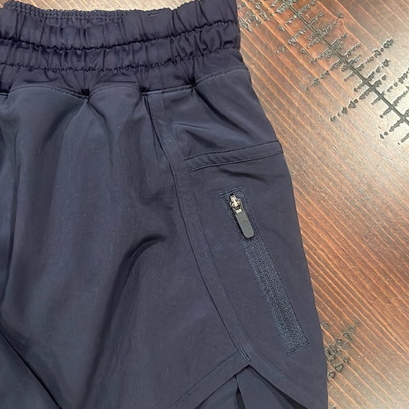 Lululemon shorts - Picture 4 of 12